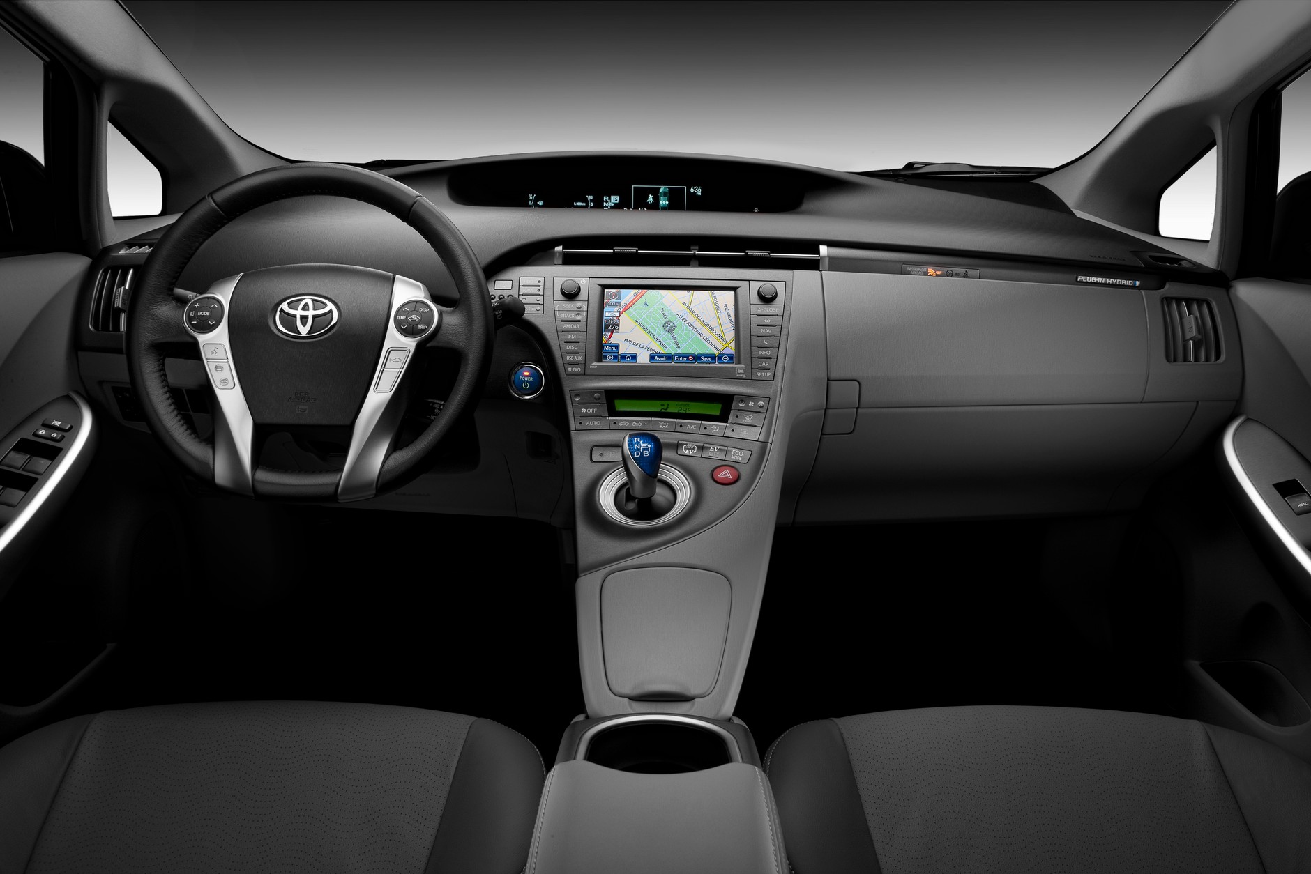 Toyota Prius Plug-In Hybrid: jazda tańsza o 50%