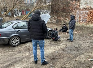 Policjanci zatrzymali złodziei w BMW. Tego samego dnia mieli jeszcze "zlecenie" na Saaba