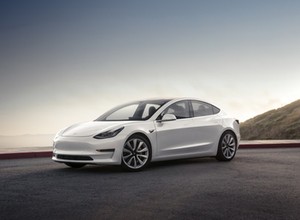 Tesla zbudowana tak źle, jak auta Kia sprzed 30 lat?