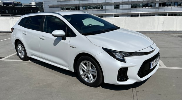 Sprawdziłem hybrydowe Suzuki Swace. Czy diesel już nie ma sensu?