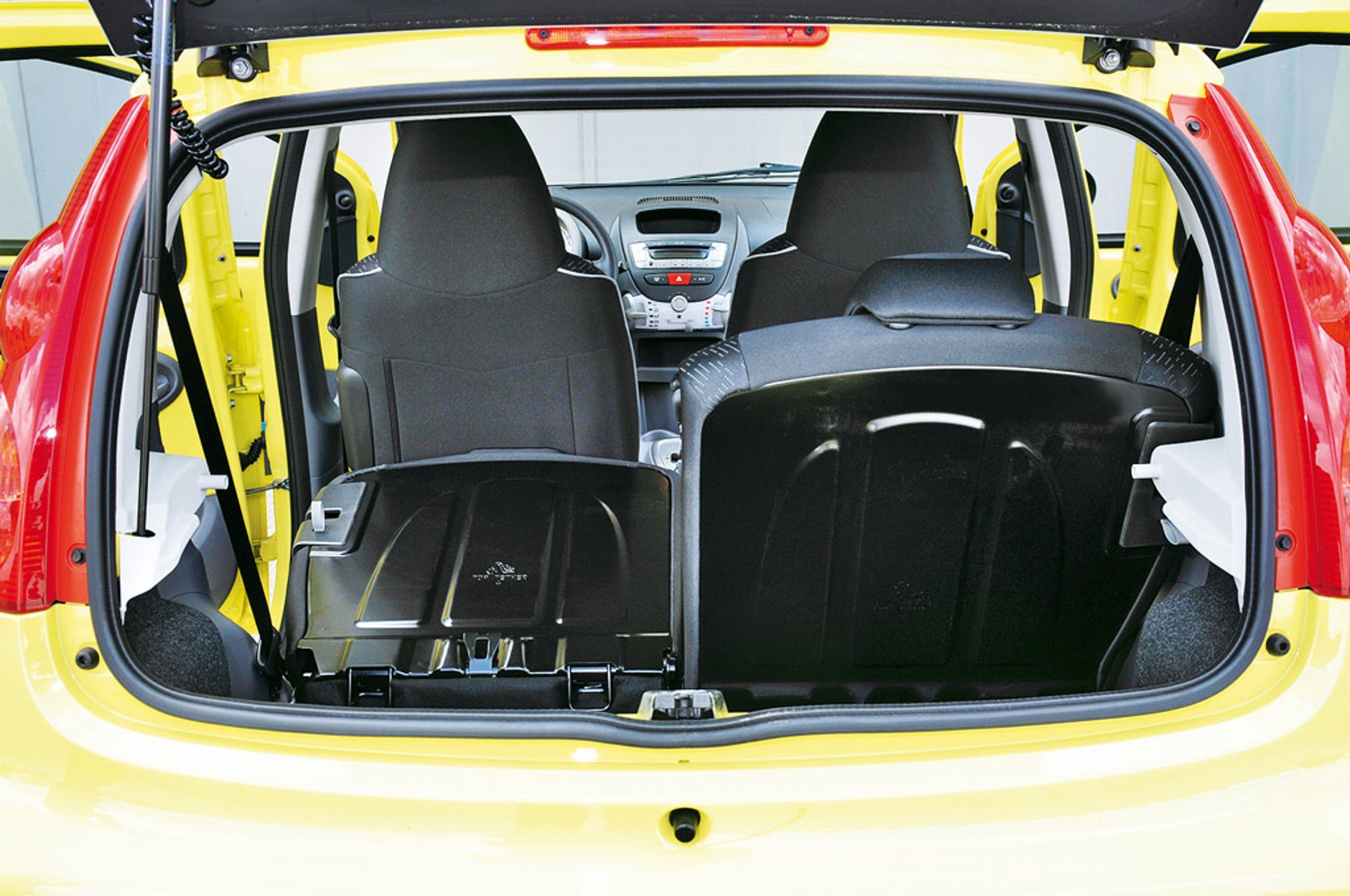 Kia Picanto kontra najwięksi konkurenci. Poznaj nowy wymiar miejskiego auta