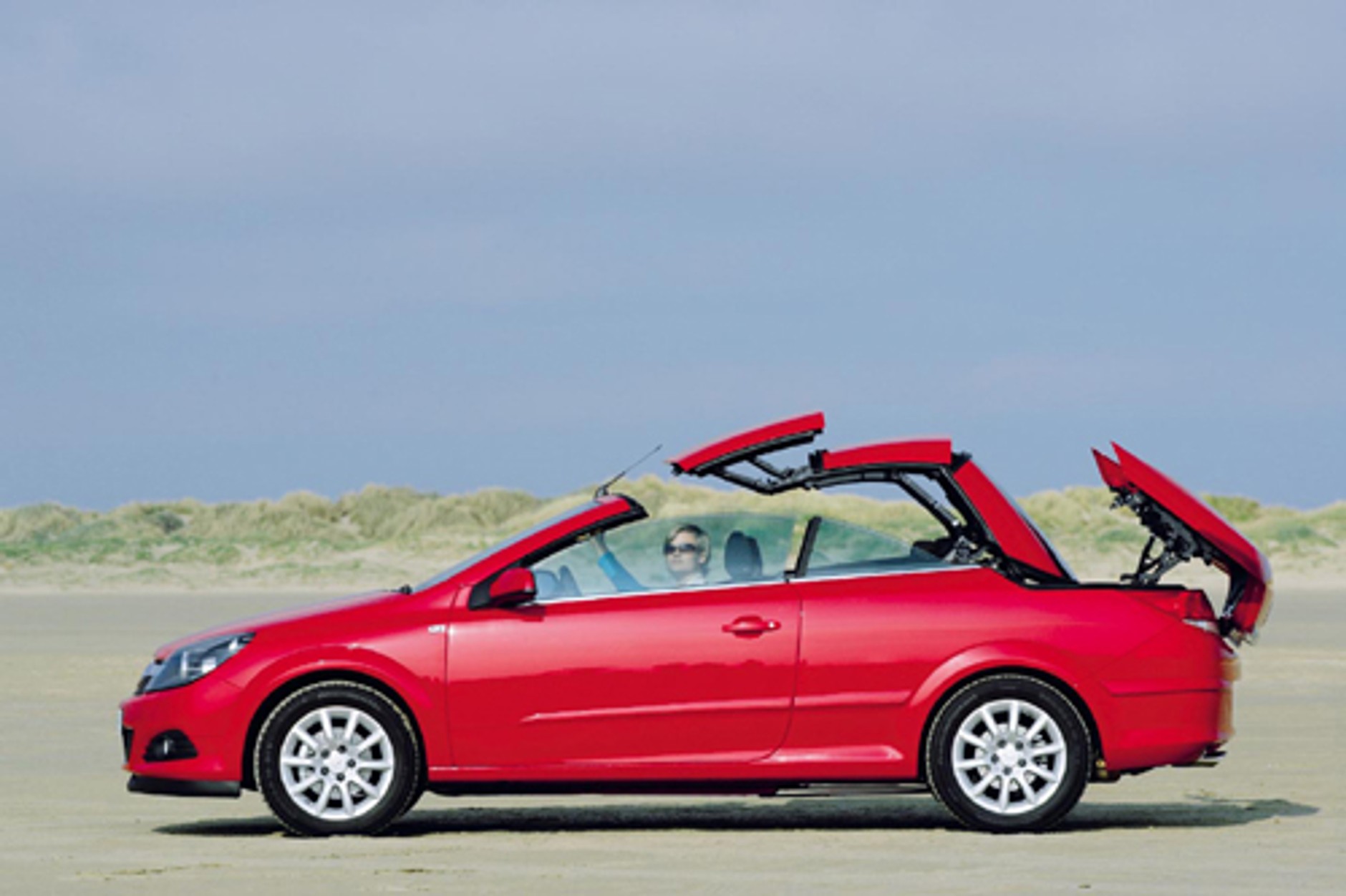 VW Eos, Opel Astra Twin Top, Peugeot 307 CC, Renault Megane Coupe Cabrio - Nie kryjmy się przed słońcem!