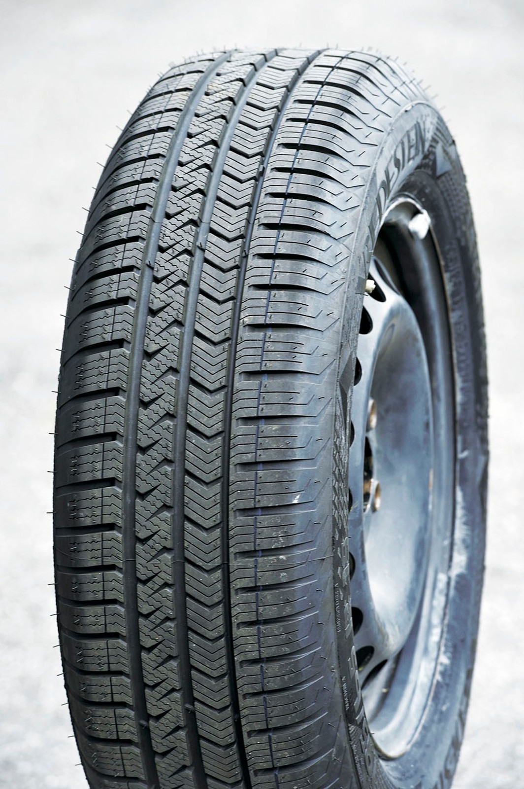 VredesteinQuatrac 591 Hok. 1092 zł/komplet