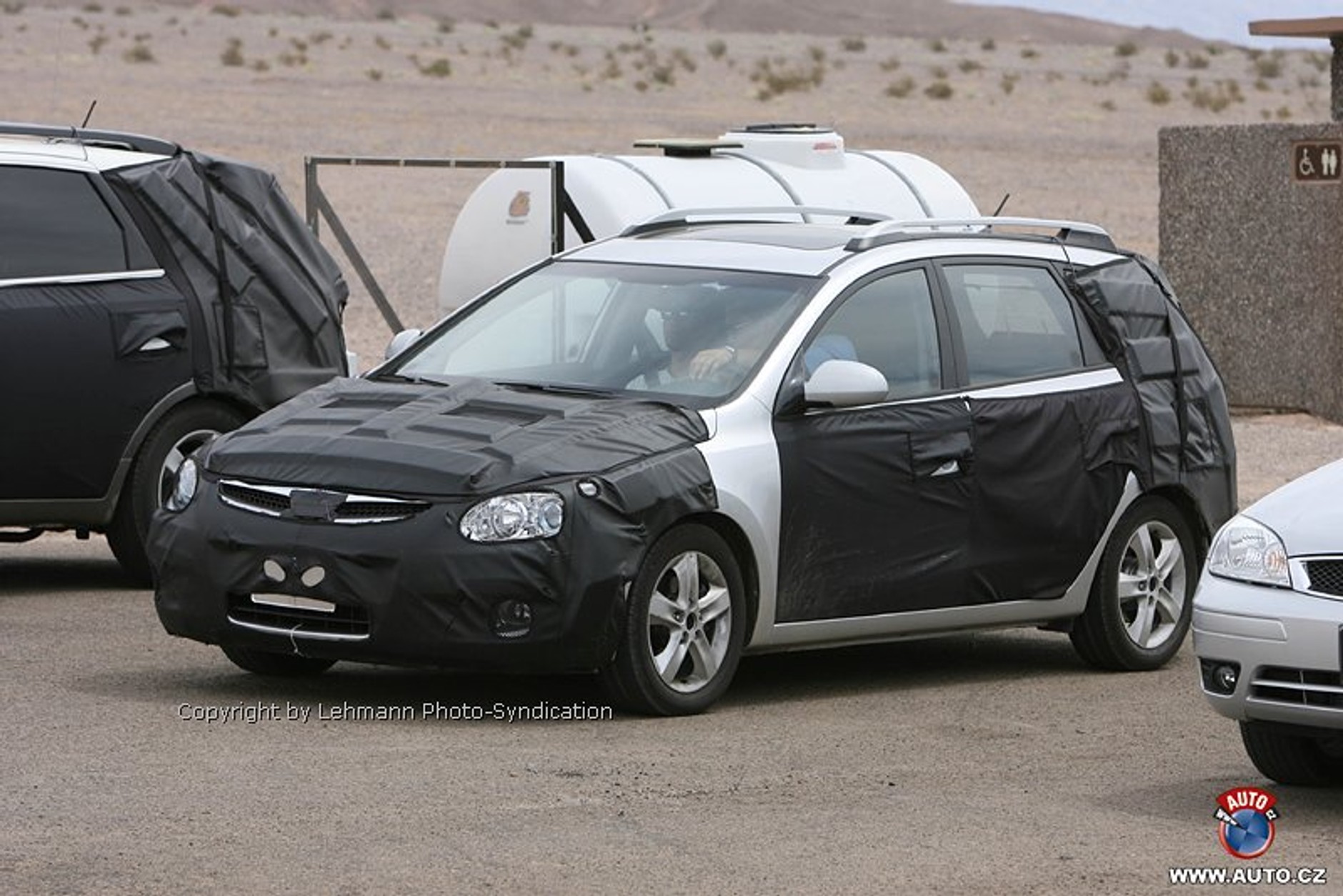 Zdjęcia szpiegowskie: nowe małe MPV Hyundai