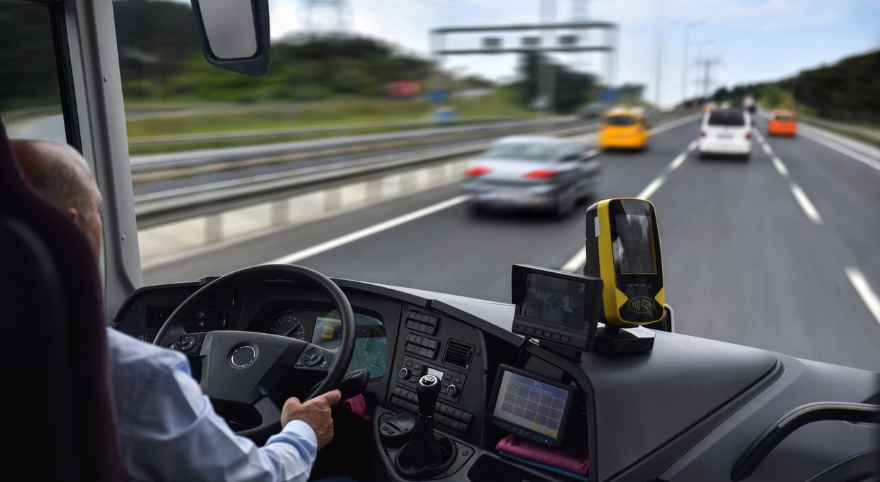 Sytuacja na rynku przewozów autokarowych nie napawa optymizmem. W Polsce brakuje kierowców i rozwiązań prawnych