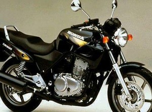 Honda CB500 – połówka dobra na początek