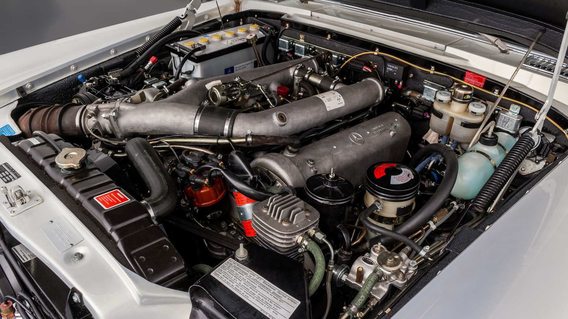 Mercedes-Benz W 100 600 Pullman 1 of 1 restomod