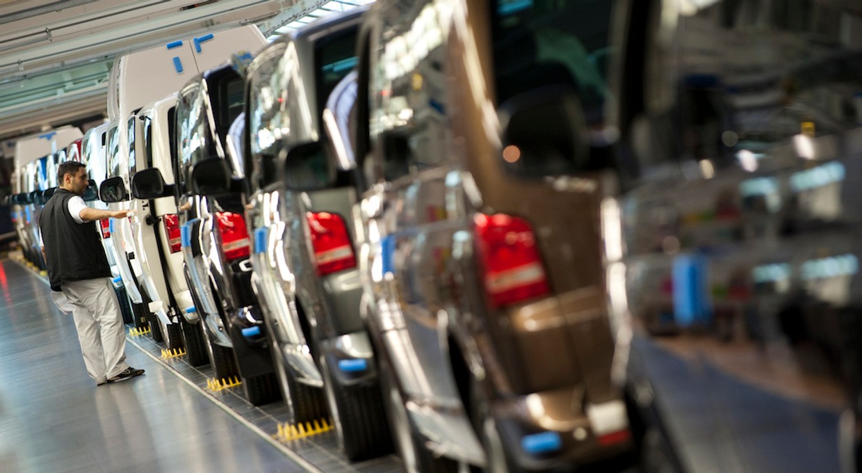 Strajki w zakładach VW. Lud się burzy w fabrykach samochodów dla ludu