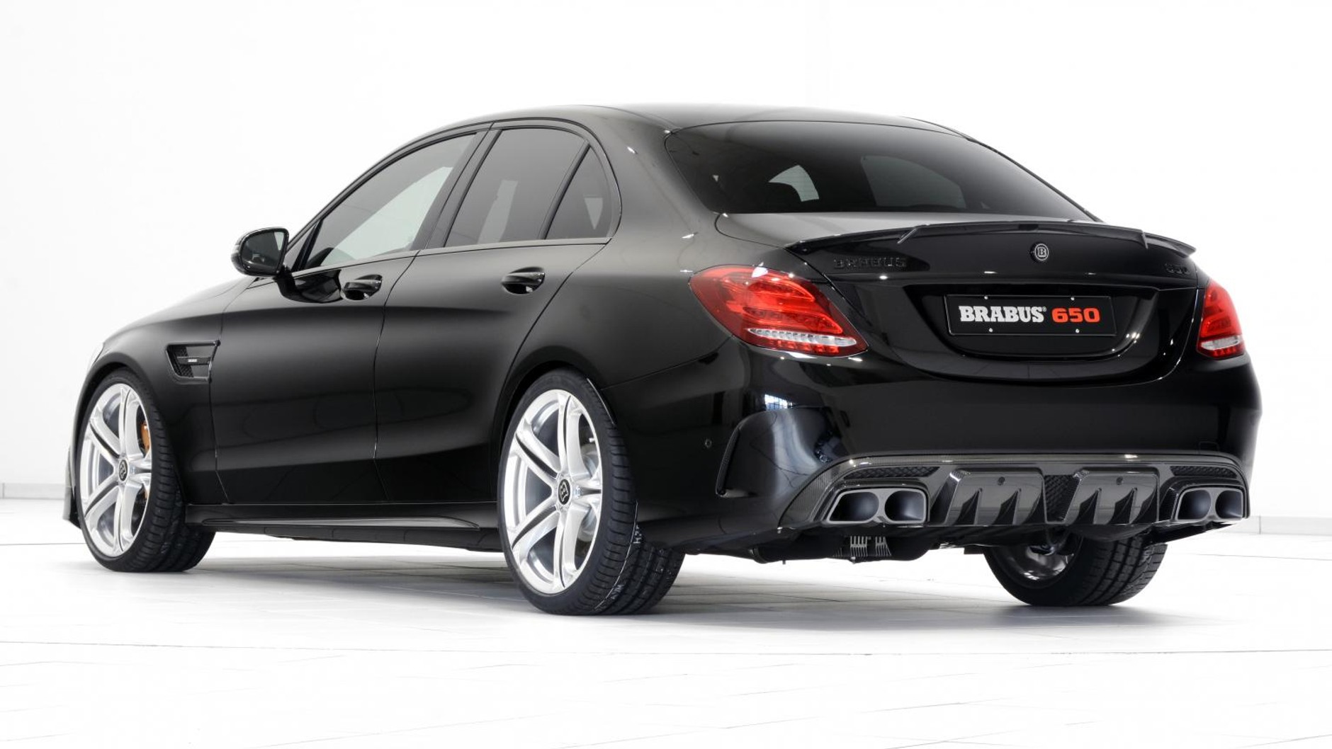 Brabus zbudował 650-konnego Mercedesa C 63 AMG S