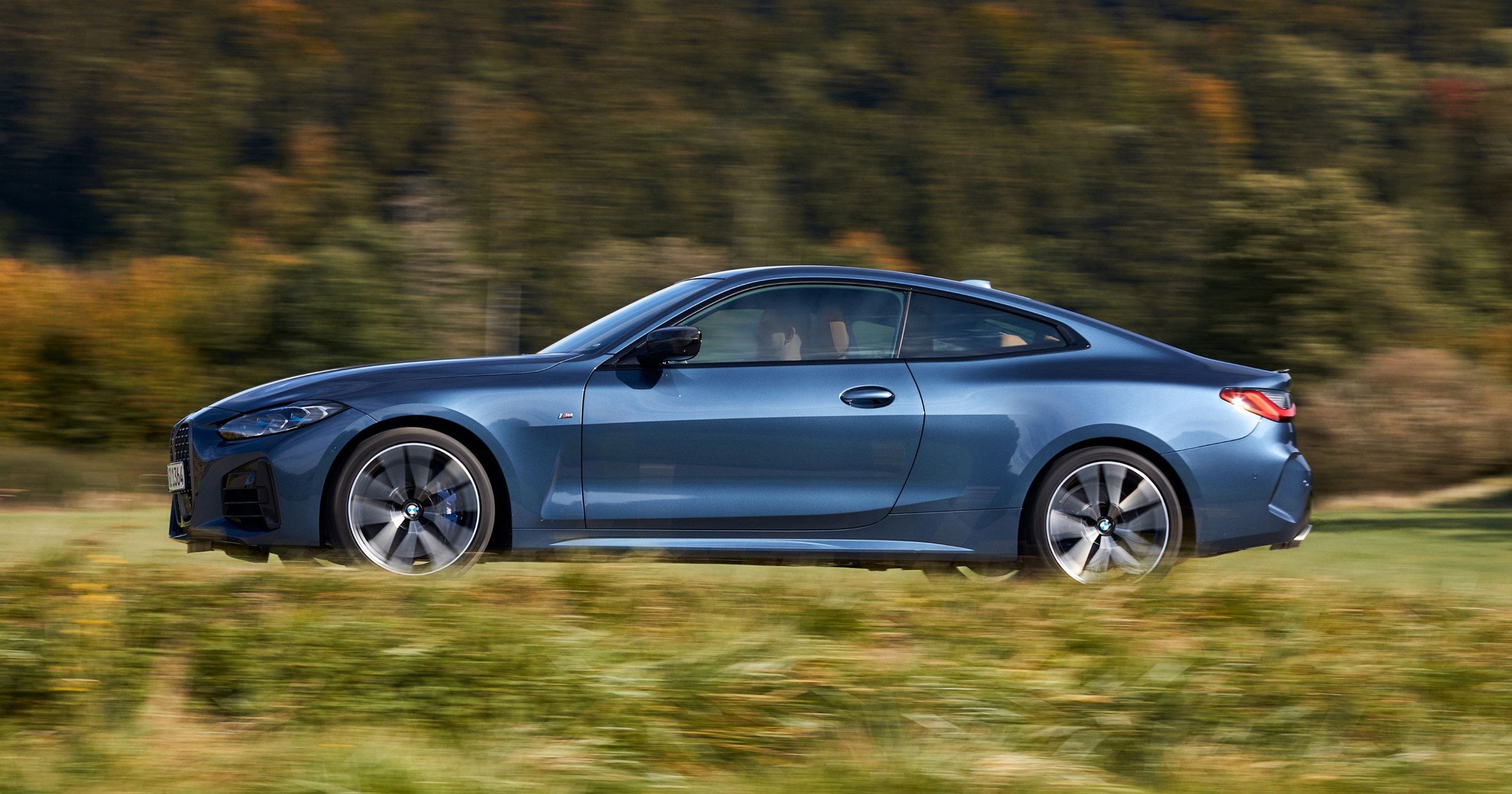 BMW serii 4 zanotowało najwyższy spadek sprzedaży (rok do roku) wśród 10 najpopularniejszych nowych coupe na świecie w 2023 r.