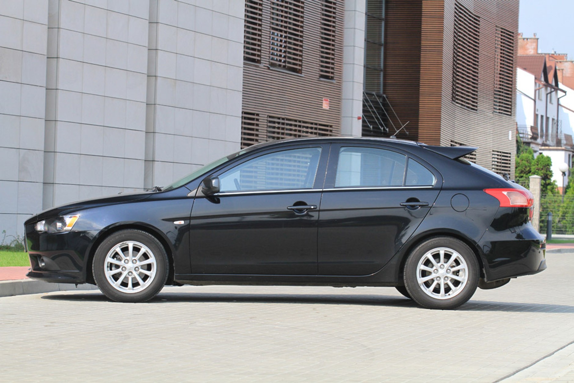 Mitsubishi Lancer Sportback: oto mistrz chłodnej kalkulacji