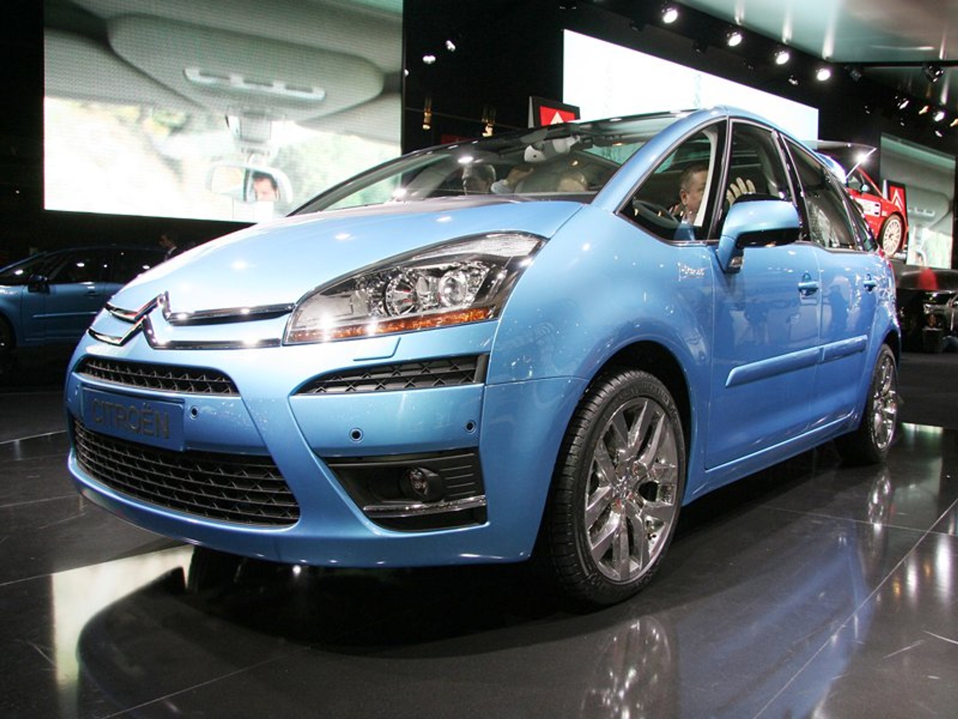 Genewa 2007: kolejne samochody w fotogalerii