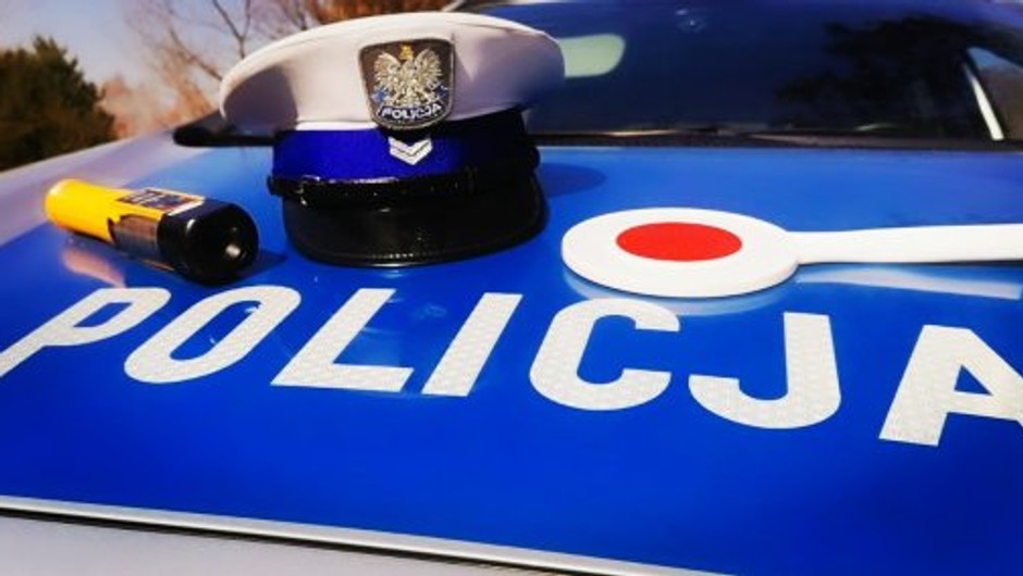 Policjanci zatrzymali kierowcę Seata. Wystarczył prosty test