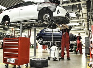 Uwaga: będzie drogo! Kosztowne naprawy to wina mechaników czy producentów?