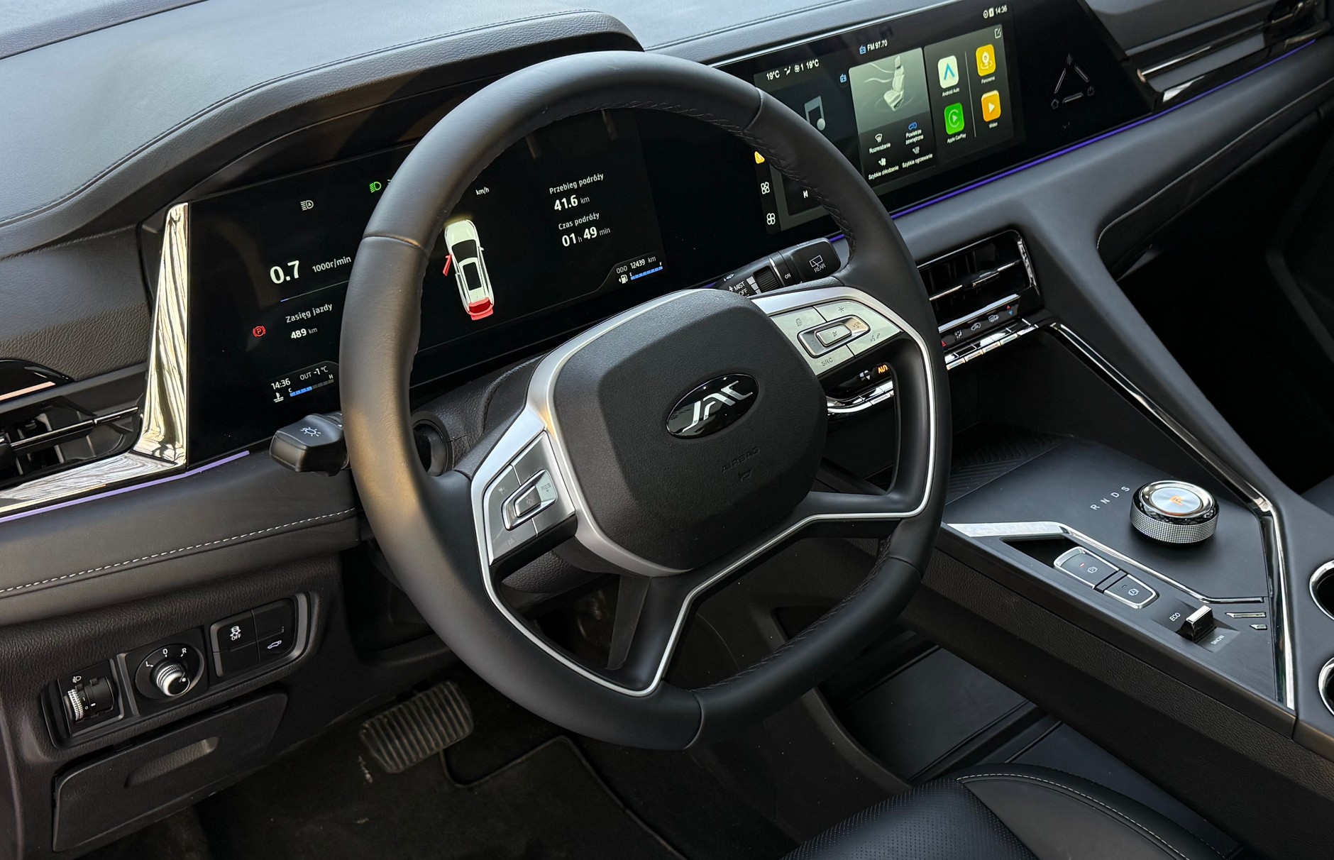 JAC JS8 Pro – duży SUV, pod względem rozmiaru pełnoprawny segment D. Regulacji wzdłużnej kierownicy brak