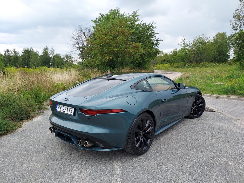 Jaguar F-Type R75
