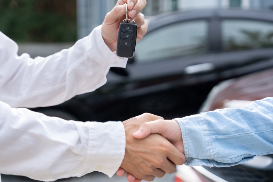 Sprzedała auto, a oszustka brała kredyty. Długi sięgają 100 tys. zł (Zdjęcie ilustracyjne)