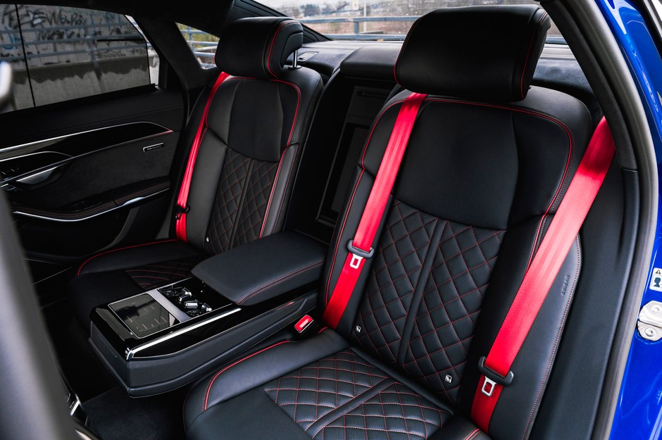 Audi S8 (2022, D5)