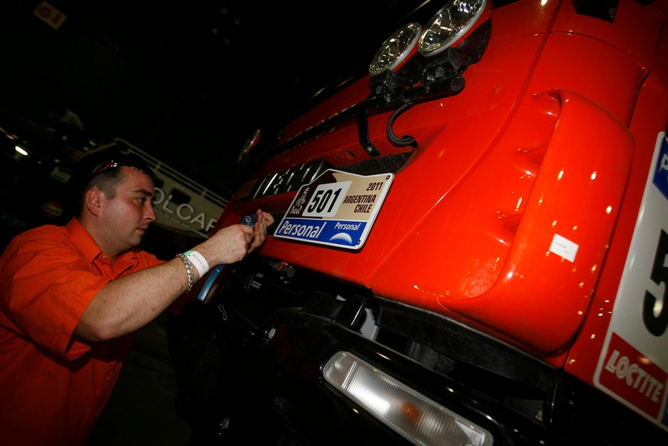Buenos żyje Rajdem Dakar 2011 (Fot. Rallyworld©Willy Weyens)