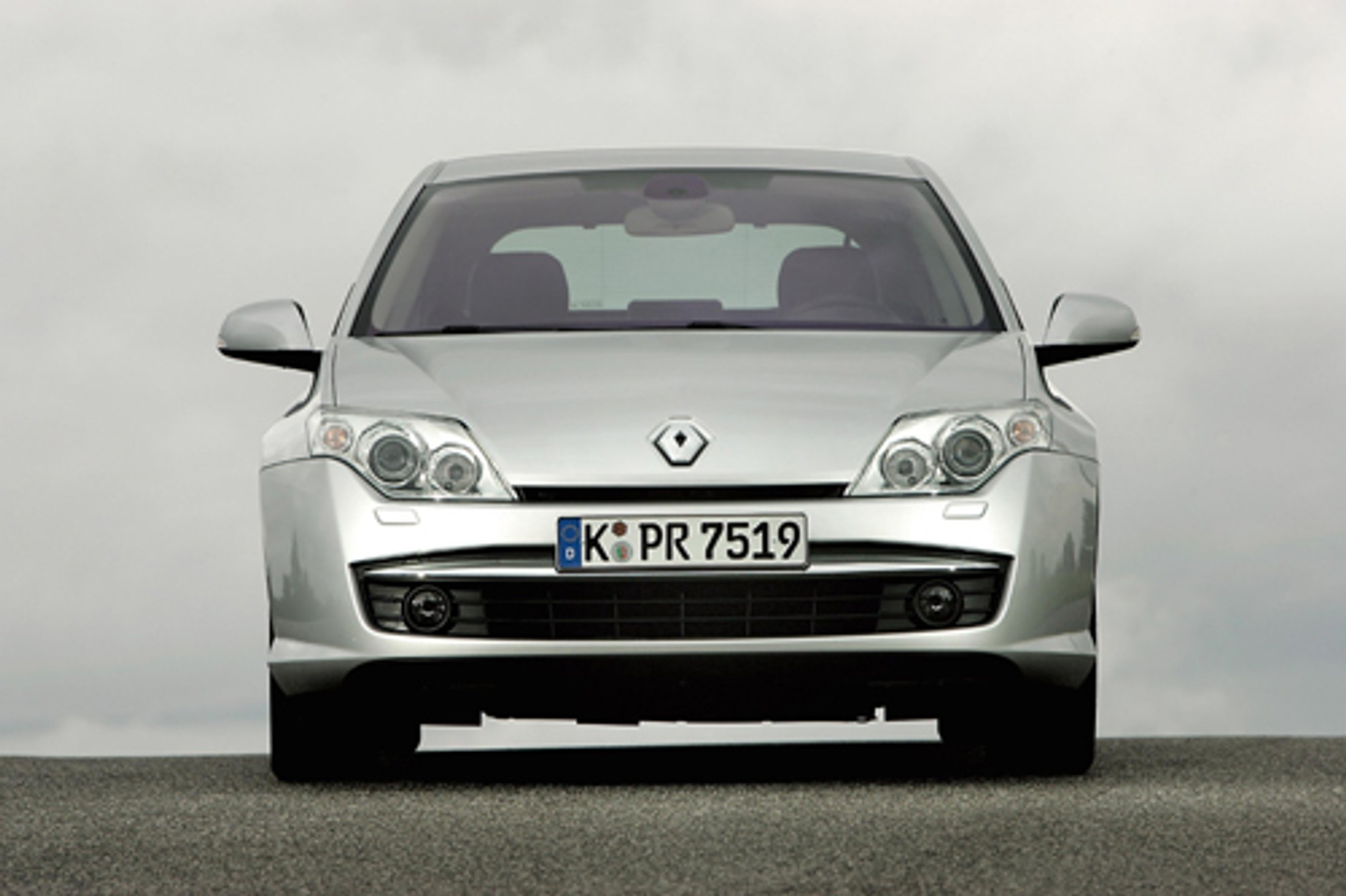 Renault Laguna &amp; Ford Mondeo - Klasa średnia w dużym formacie