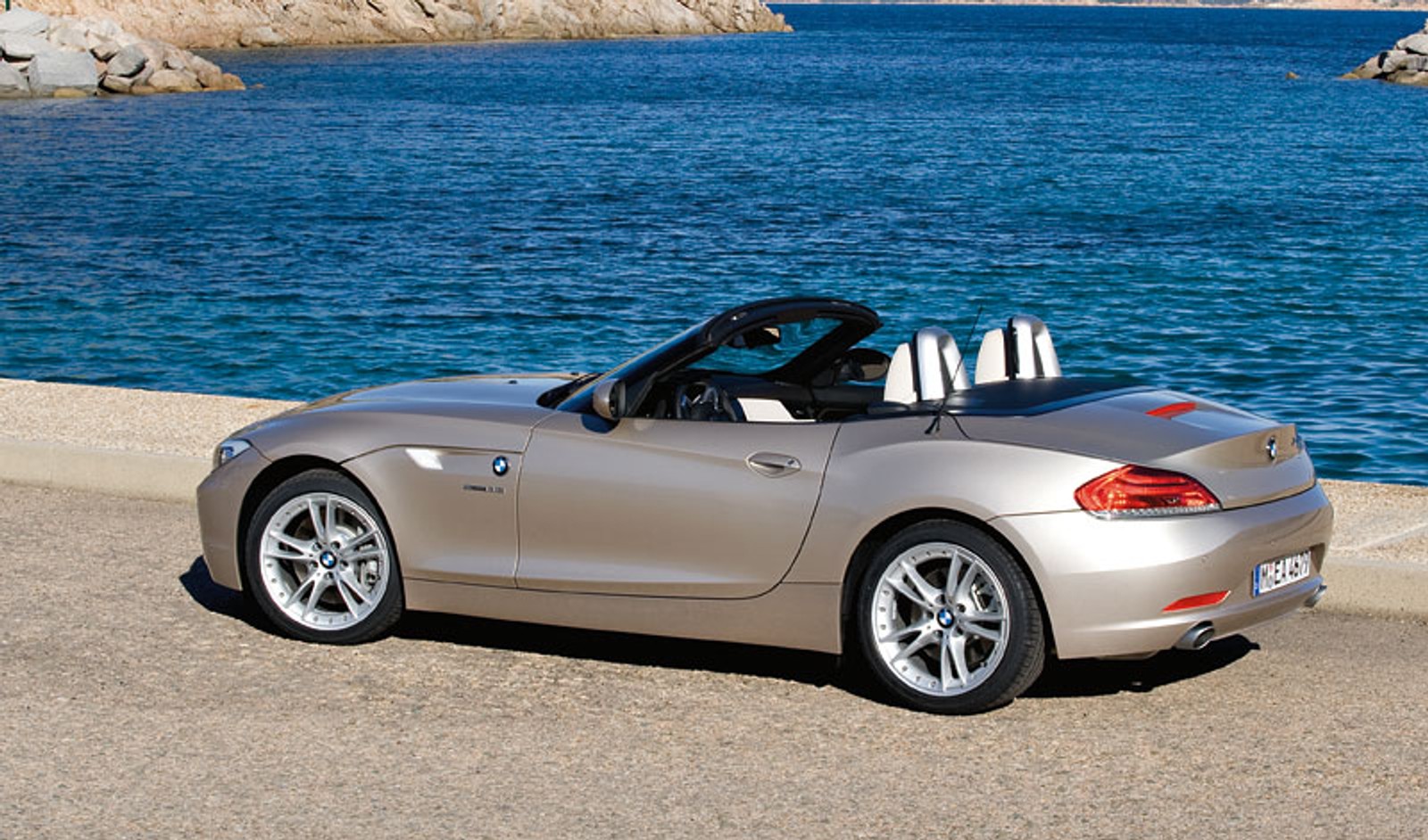 BMW: nowy Z4 Roadster wylądował w Warszawie (cena w Polsce)