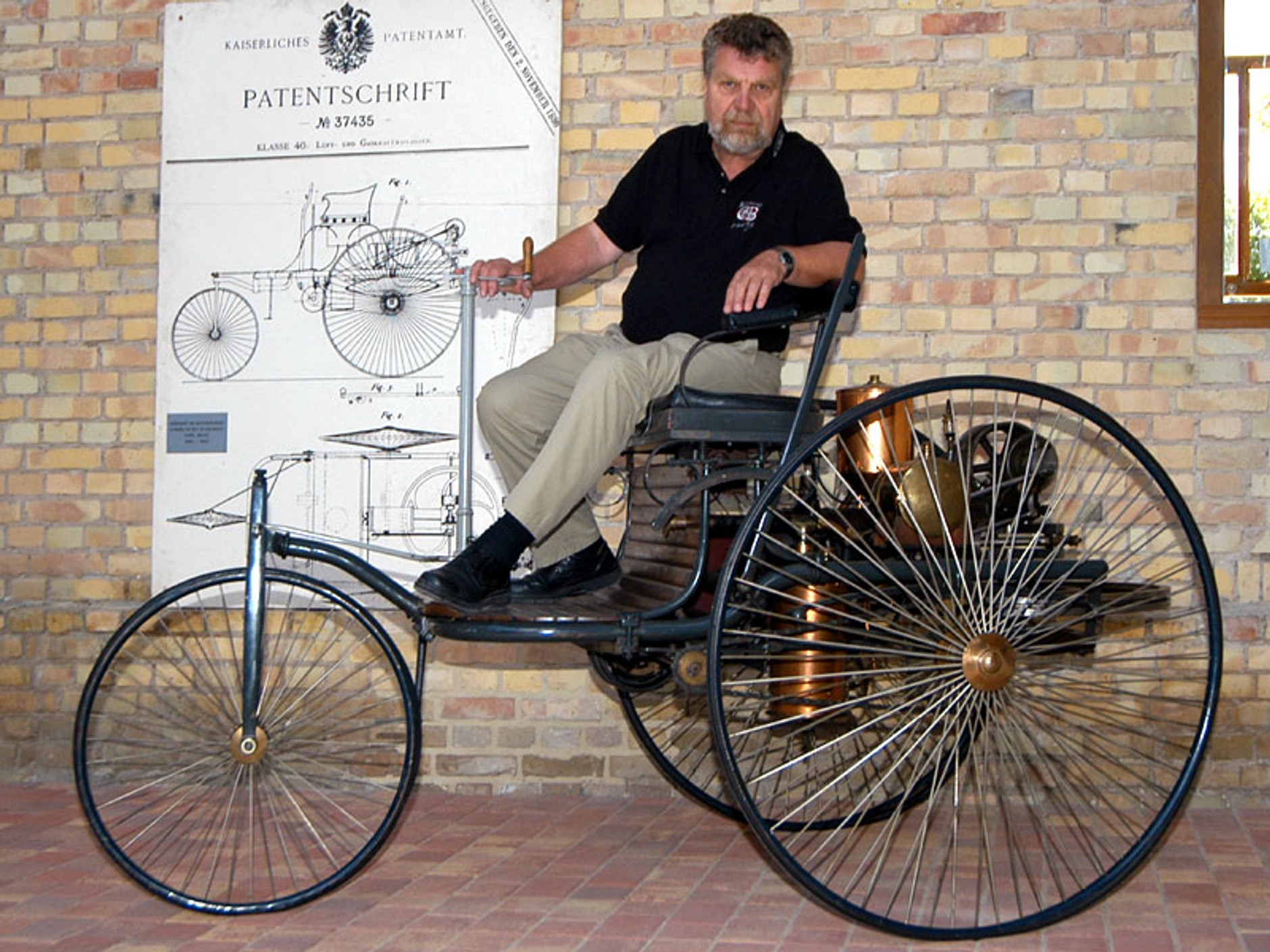 Mercedes-Benz F-Cell Roadster: powrót do przyszłości