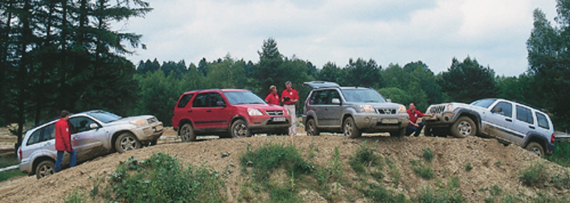 Jeep Cherokee, Nissan X-Trail, Honda CR-V i Toyota RAV4 - Konkurencyjne SUV-y z silnikami benzynowymi