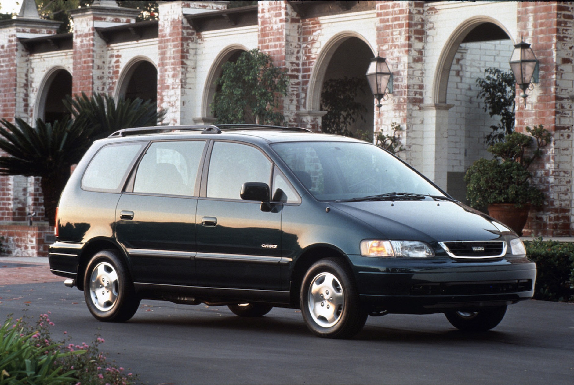 Isuzu Oasis 1996