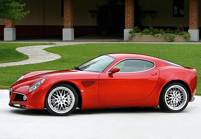 Paryż: Alfa Romeo 8c Competizione oficjalnie!