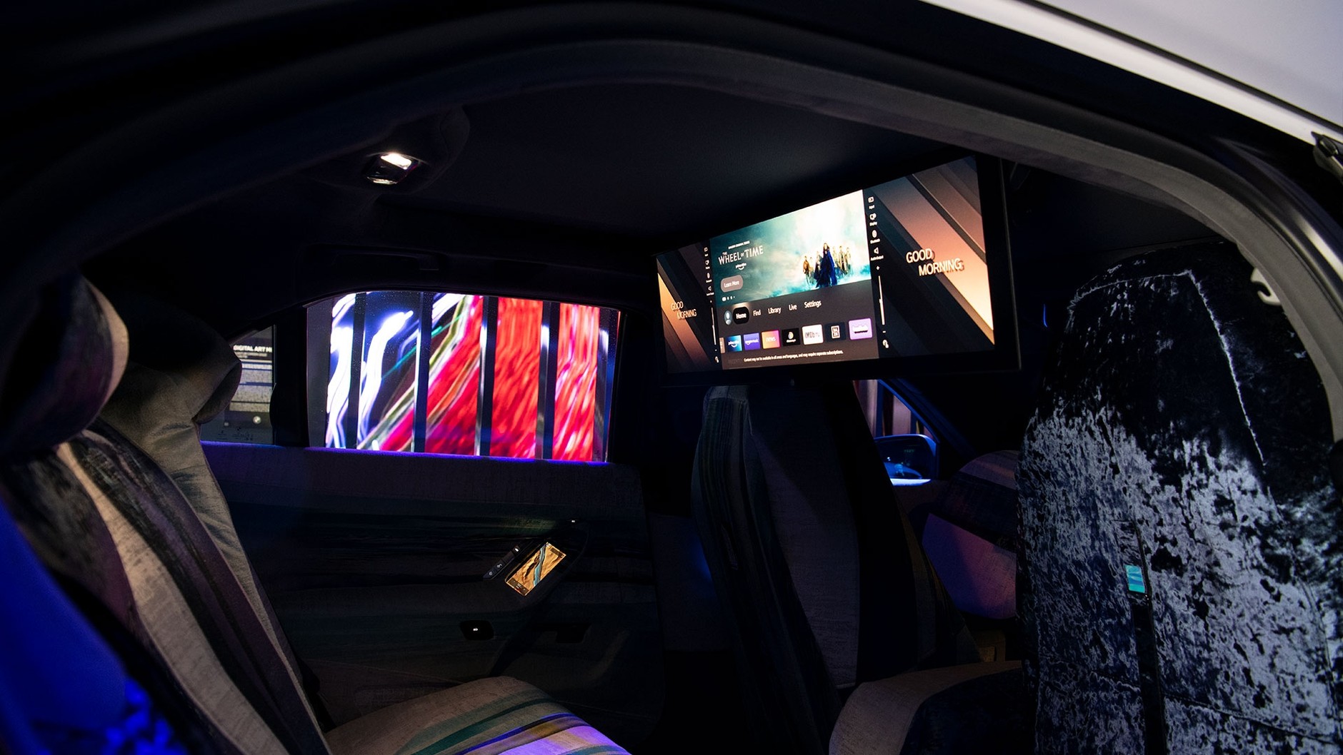CES 2022: BMW Theater Screen — kino samochodowe nowej generacji