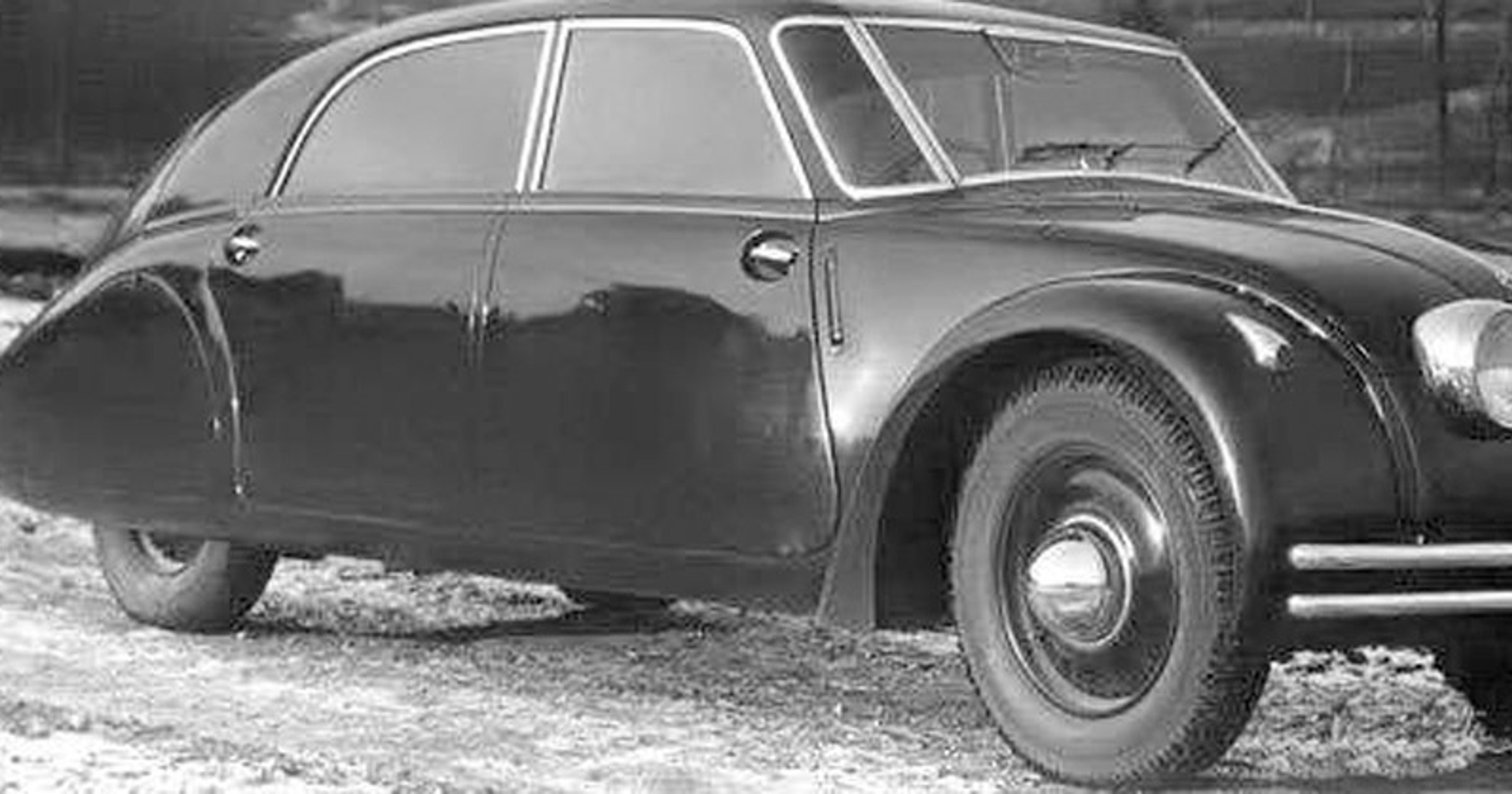 Tatra T77:  limuzyna z płetwą grzbietową