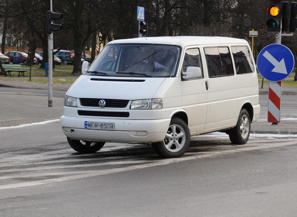 Czy wiesz, co oznacza znak P-21? Ignorując go, możesz dostać mandat albo spowodować wypadek
