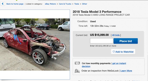 Ta Tesla Model 3 nadal jeździ!