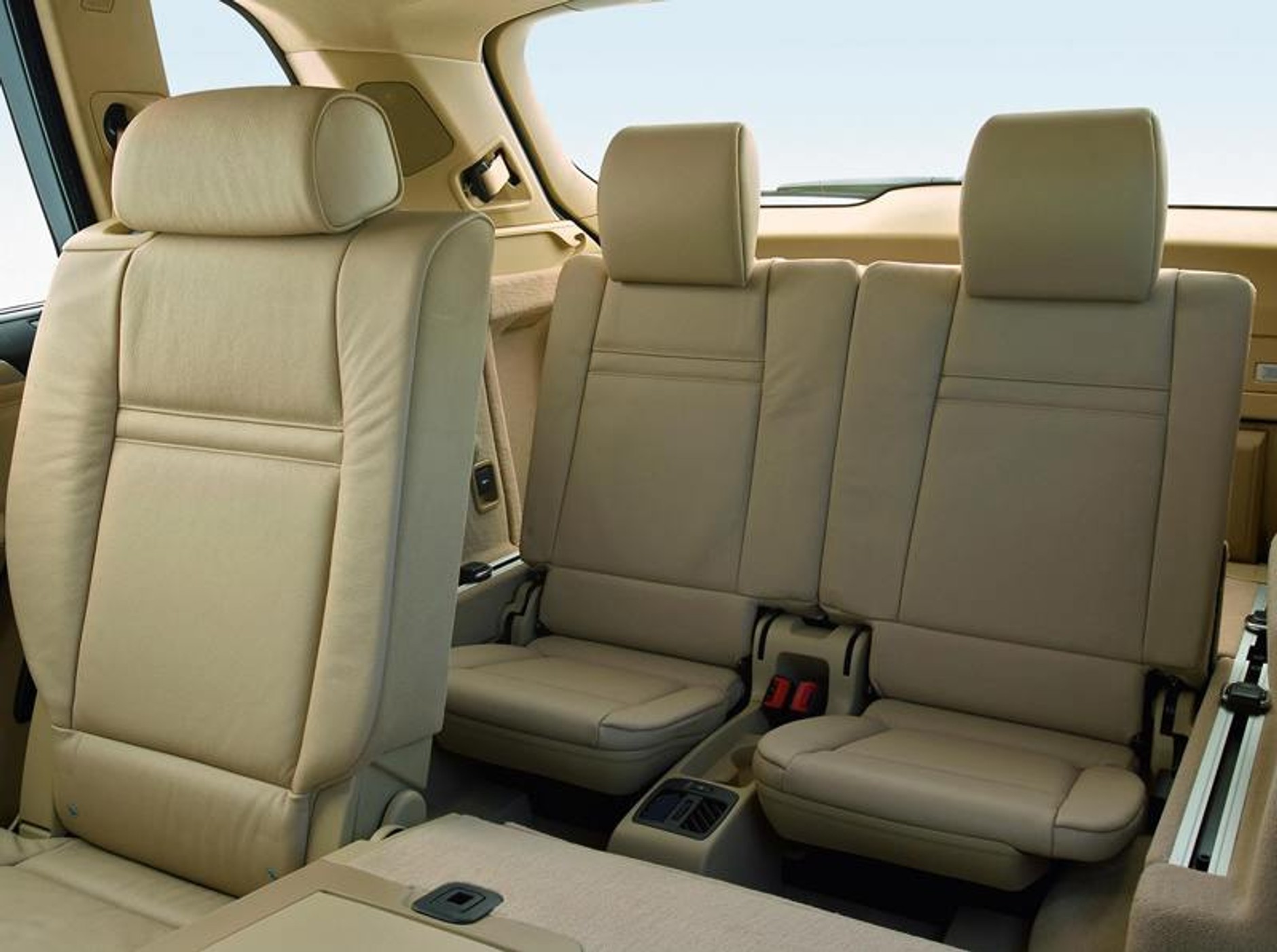 Nowe BMW X5: oficjalne zdjęcia i kompletne informacje