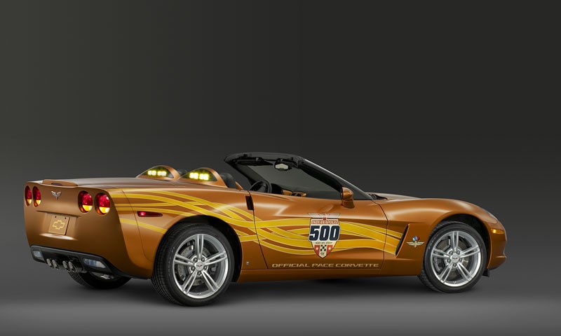 Chevrolet Corvette w roli Pace Car podczas wyścigu w Indianapolis