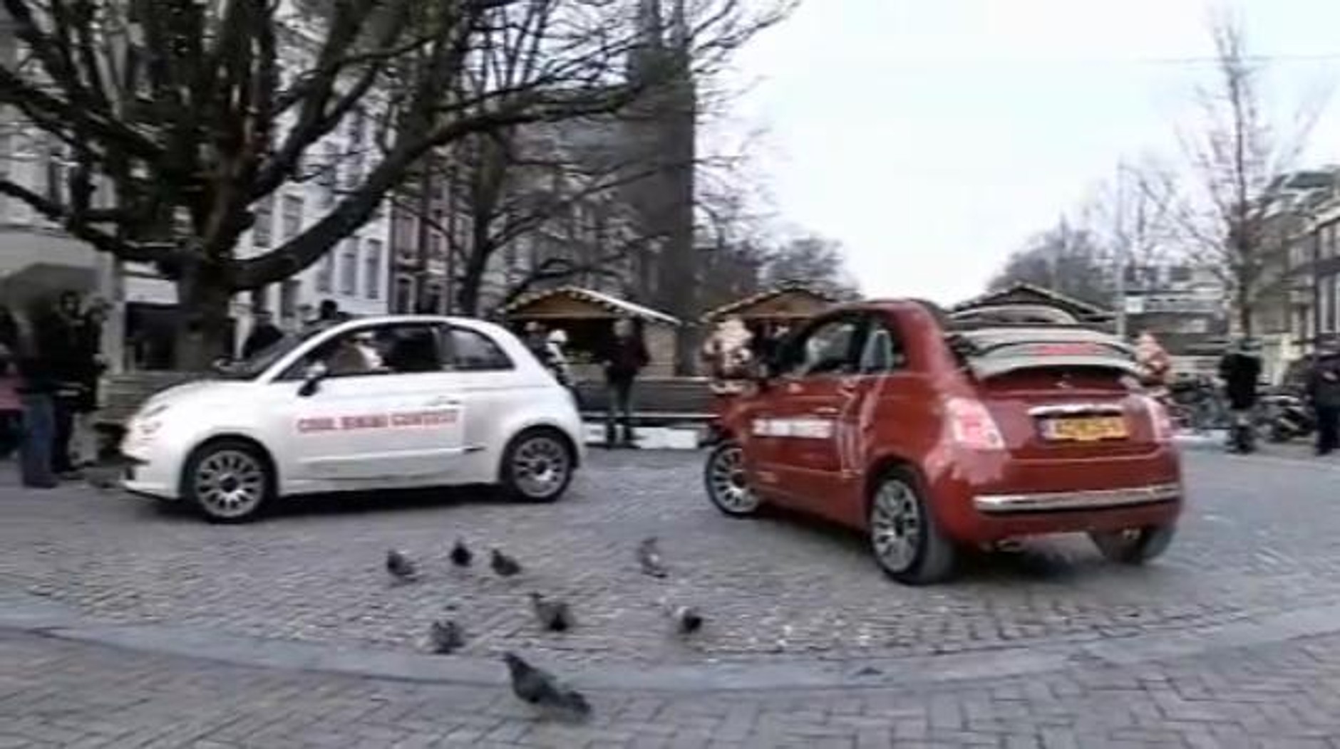 Dziewczyny odstawiają szopkę