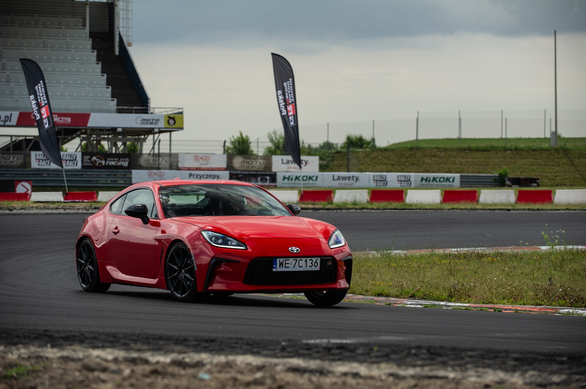 Toyoty linii GR i GR SPORT