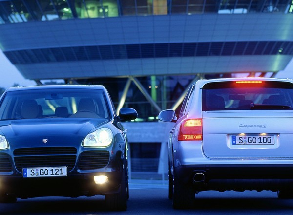 SUV, który wyciągnął markę z kryzysu. Tak narodziło się "trzecie Porsche"