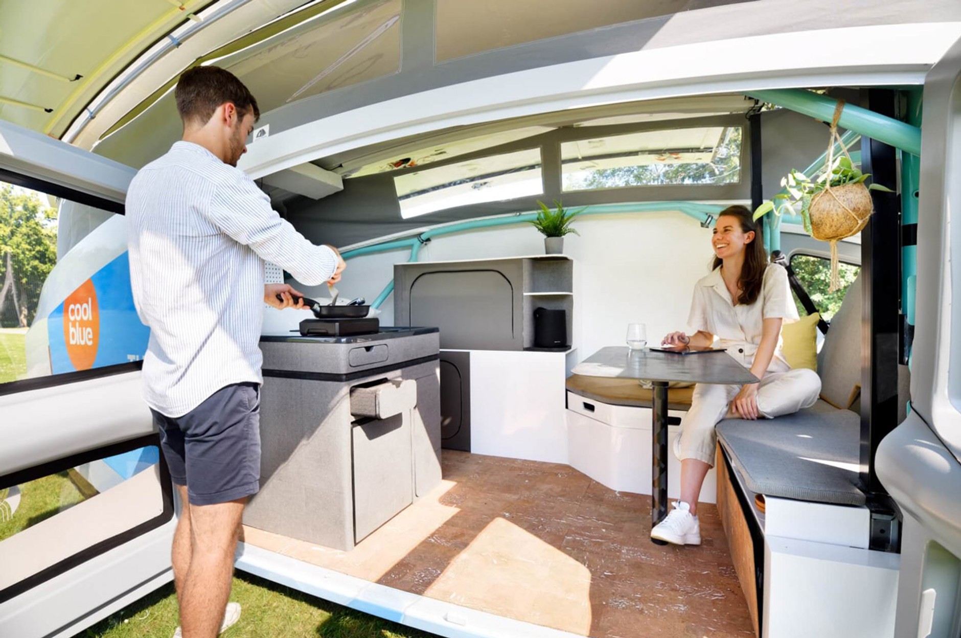 Kamper solarny Stella Vita przygotowany przez studentów z Holandii