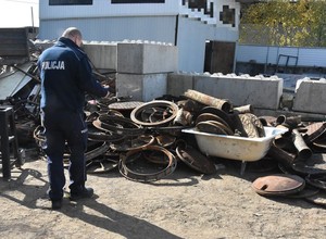 Kradł pokrywy studzienek na drogach serwisowych przy S19 i A4. Liczba zaskakuje