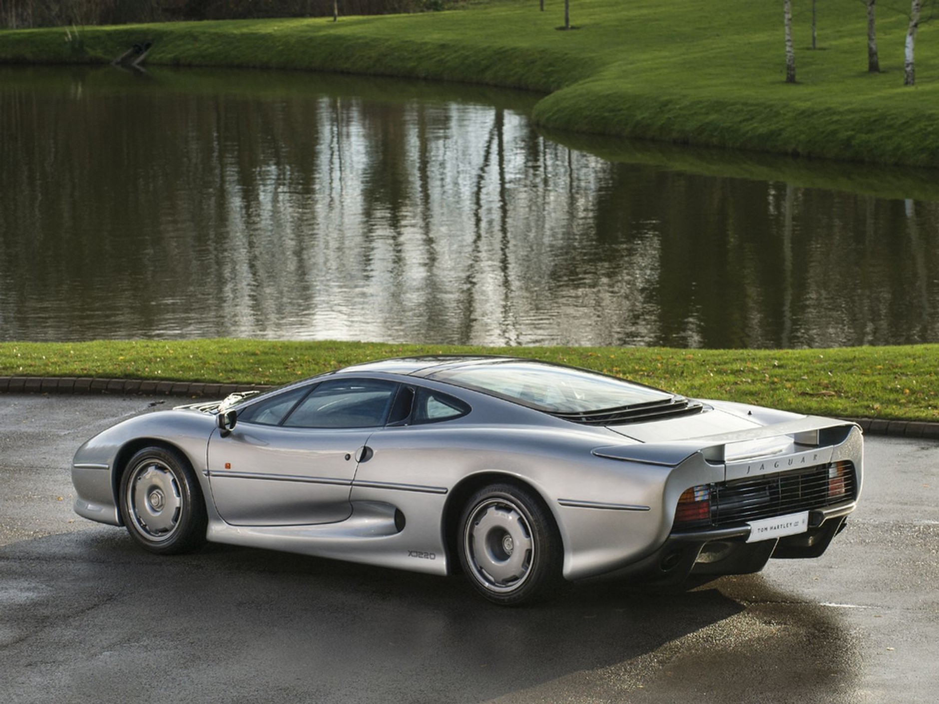 Jaguar XJ220