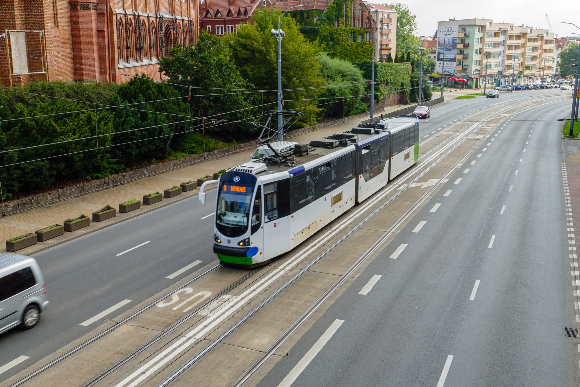 Podróż komunikacją miejską może pomóc uniknąć stania w korkach