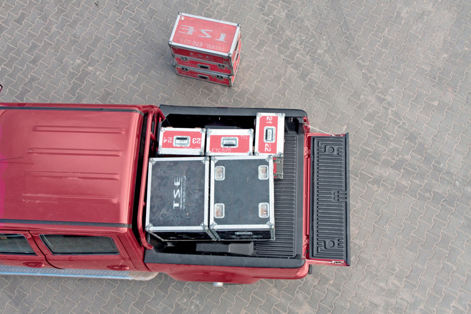 Chętni do ciężkiej pracy? Porównujemy najtańsze pikapy na naszym rynku