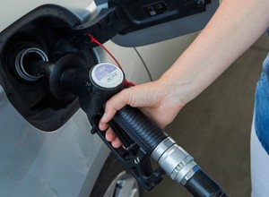 Rząd chce wydać na zakup nowych aut i paliwa 147 mln zł. Posłowie pytają o szczegóły