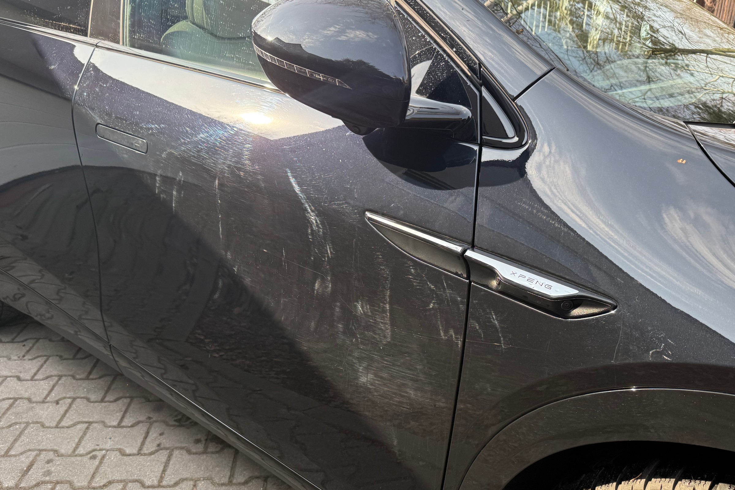 Sześć najgorszych błędów podczas mycia samochodu. Zastosujesz – zepsujesz!