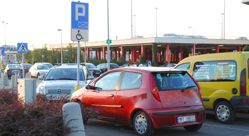 Parkowanie na miejscu dla osób niepełnosprawnych