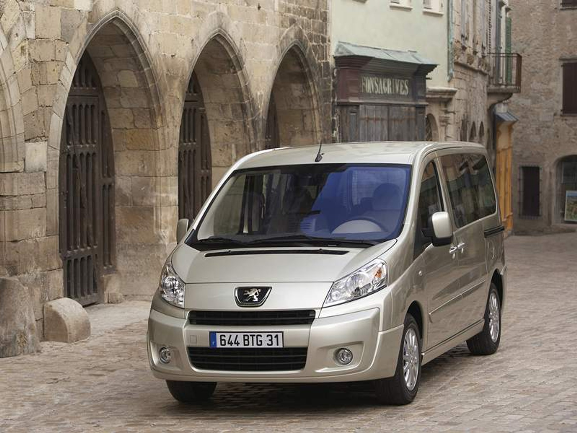 Peugeot Expert Tepee: Od minibusa do dostawczaka