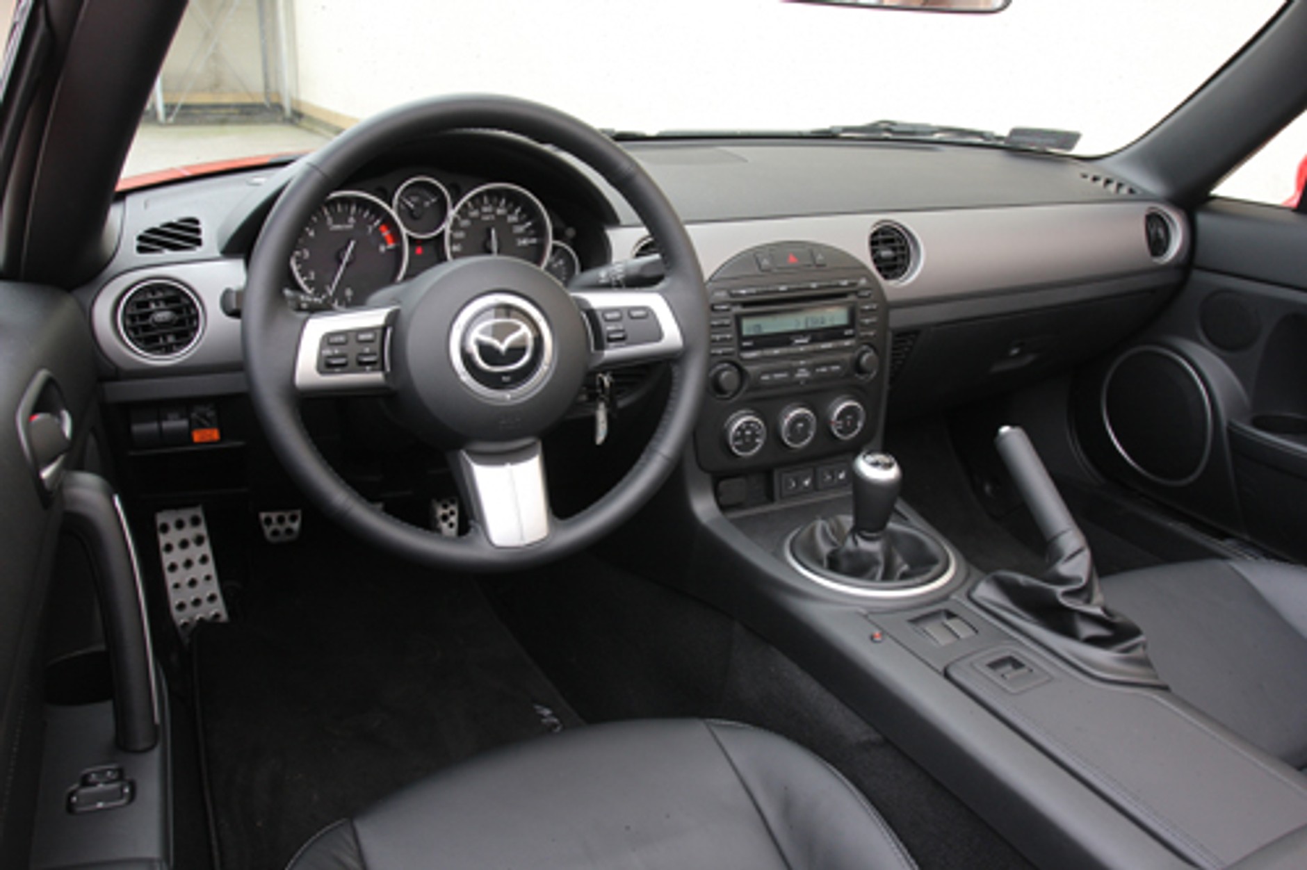 Mazda MX-5 2.0 MZR: Kusicielka