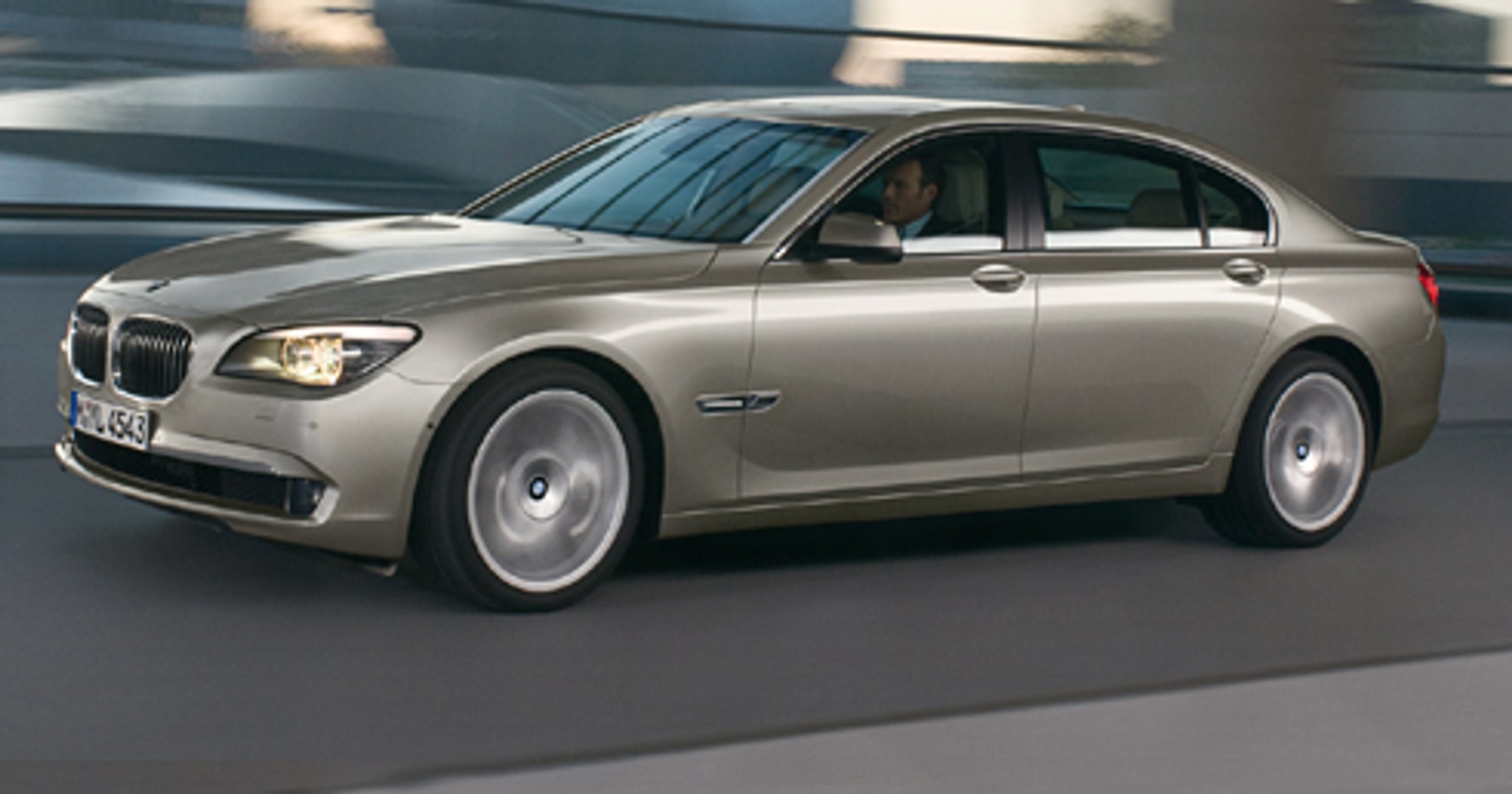 Pierwsze oficjalne zdjęcia nowego BMW serii 7