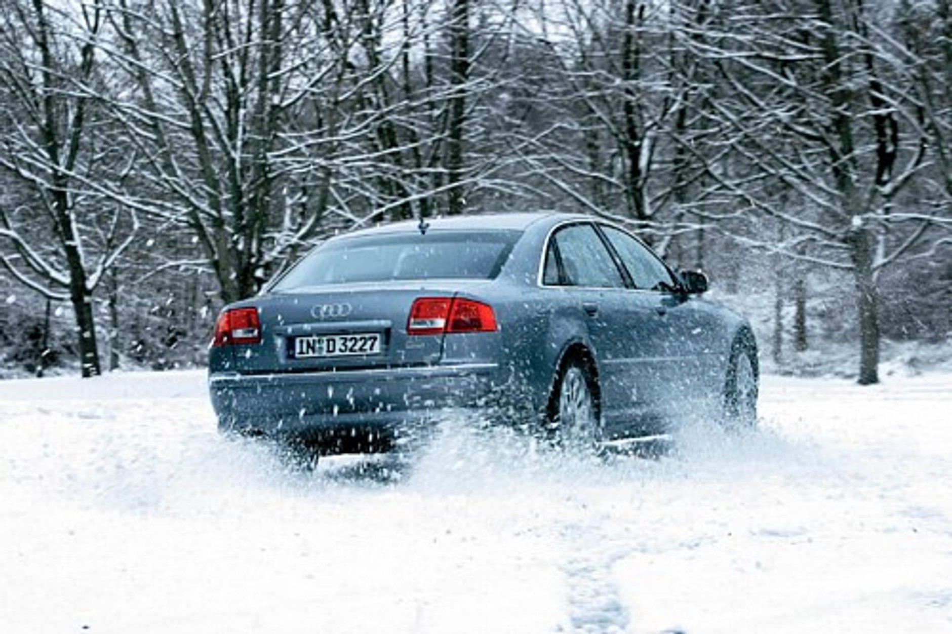 Z nowym grillem i silnikiem